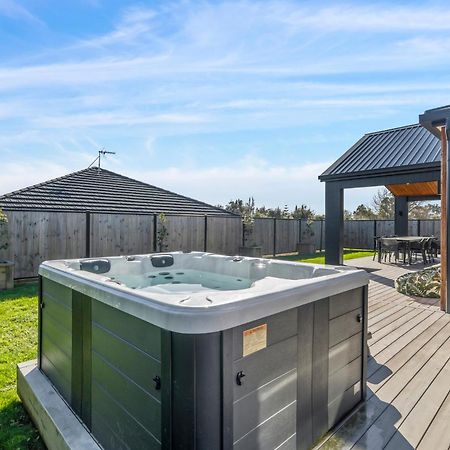 Regent Sanctuary - Martinborough Holiday Home エクステリア 写真