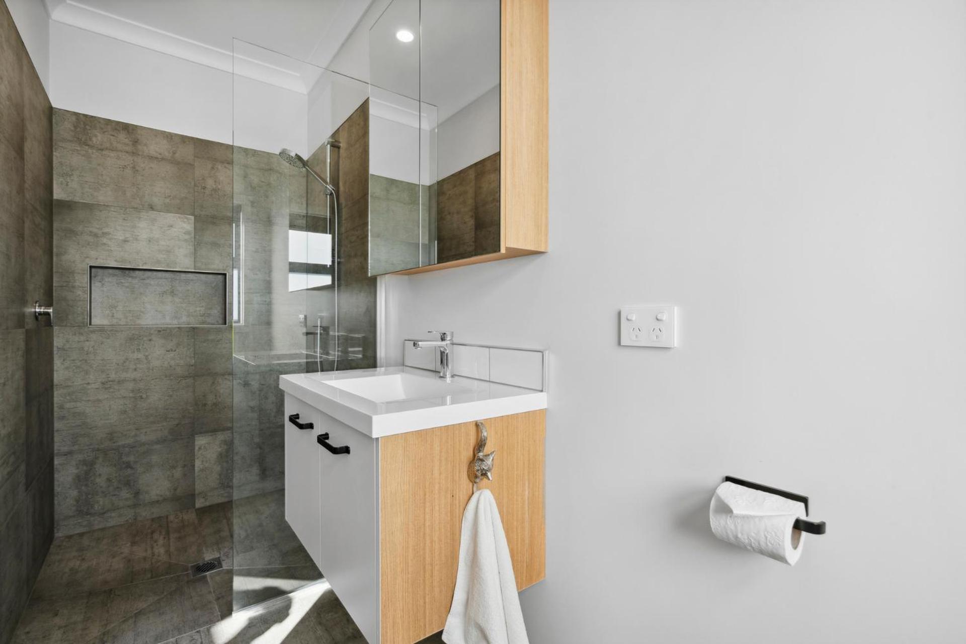 Regent Sanctuary - Martinborough Holiday Home エクステリア 写真